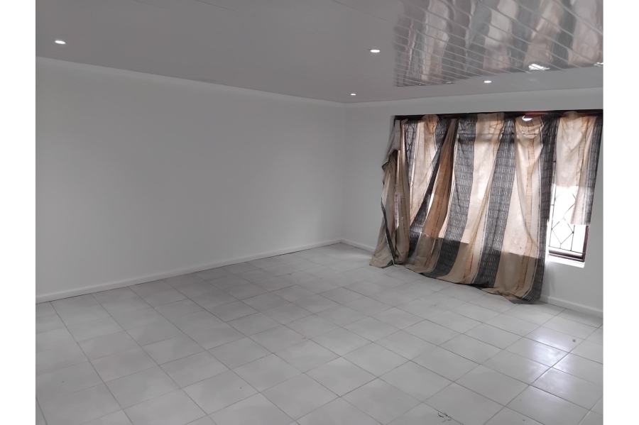 4 Bedroom Property for Sale in Zeekoevlei Western Cape